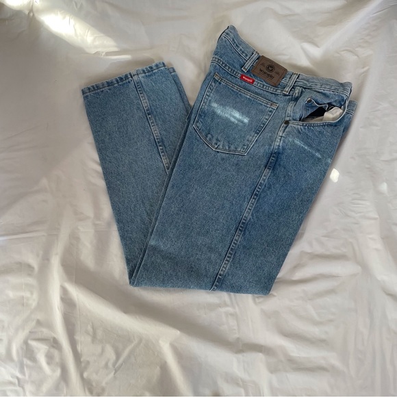 Wrangler Other - Wrangler Men’s Relaxed Fit Stonewashed - 100% Cotton -Zipper Closure - 36/32